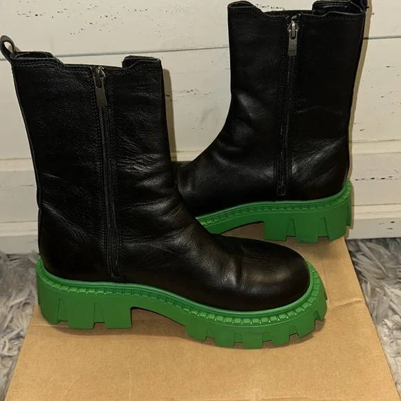 Steve Madden Charges Black, Zip Up with Green chunky heel boots. - Picture 4 of 6
